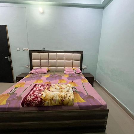 Shri Ji Baba Ki Haveli Hotel Govardhan Ngoại thất bức ảnh