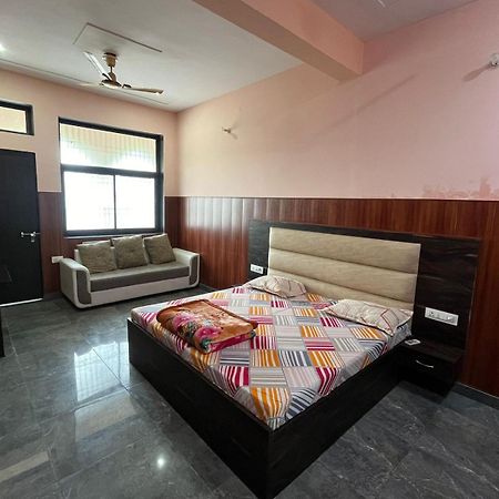 Shri Ji Baba Ki Haveli Hotel Govardhan Ngoại thất bức ảnh