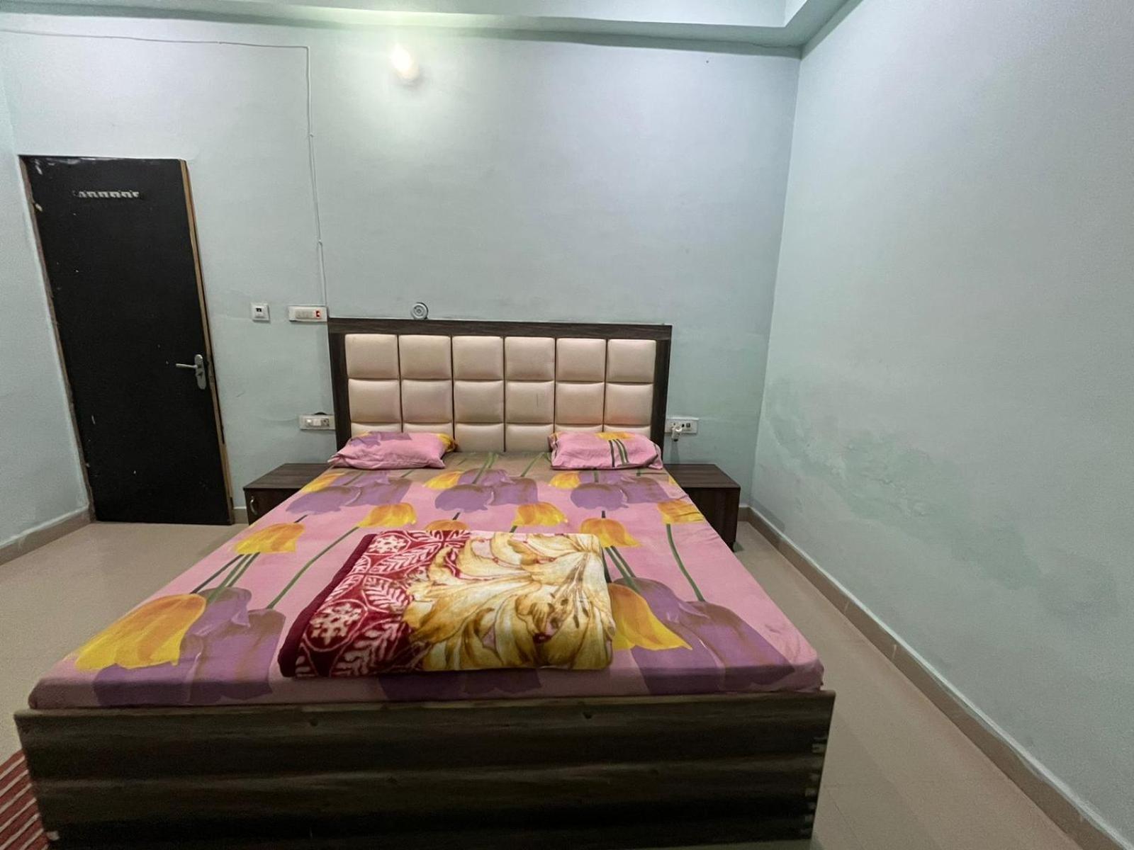 Shri Ji Baba Ki Haveli Hotel Govardhan Ngoại thất bức ảnh